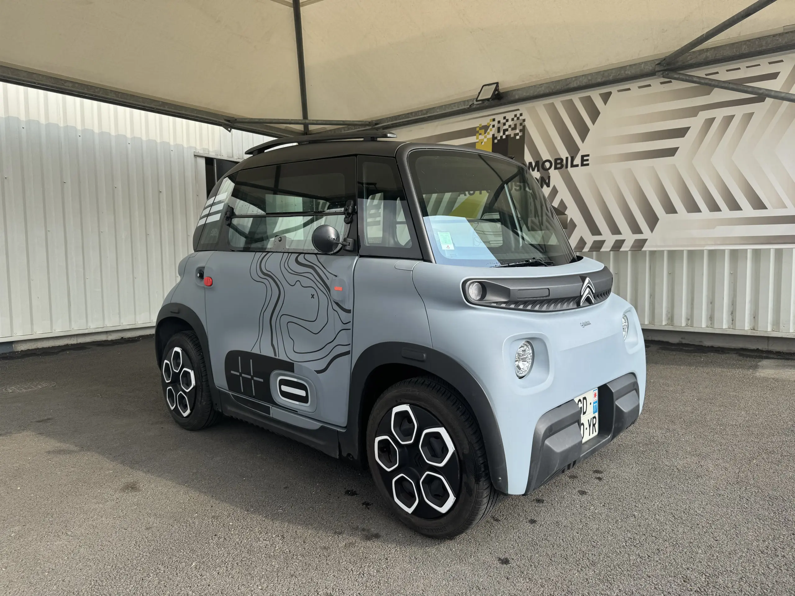 Avant côté droit d'une Citroën AMI 2022