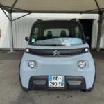 Face avant d'une Citroën AMI
