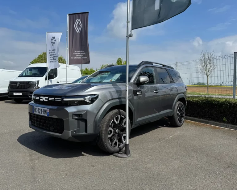 Vue de face gauche du Dacia Bigster Essais Bigster 25 avril 2025 dans notre garage AutoFusion