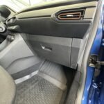 Boite à gants fermée d'une Dacia Sandero Stepway 3