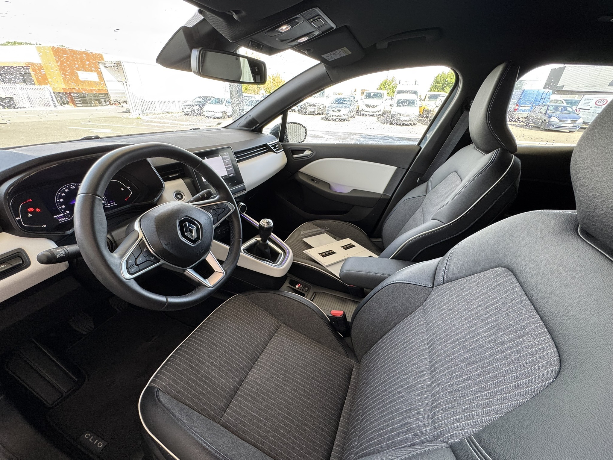Place conducteur d'une Renault Clio 5