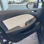 Conducteur intérieur portière d'une Renault Clio 5