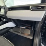 Boîte à gants ouverte d'une Renault Clio 5