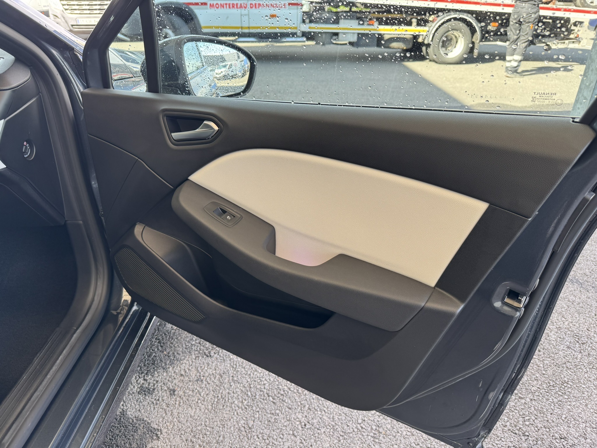 Passager avant intérieur portière d'une Renault Clio 5