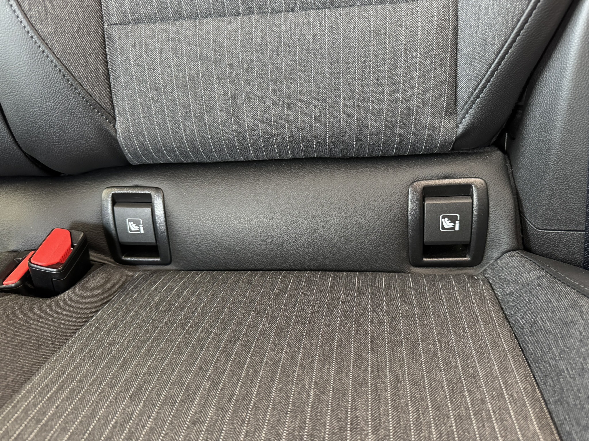 Fixation isofix d'une Renault Clio 5