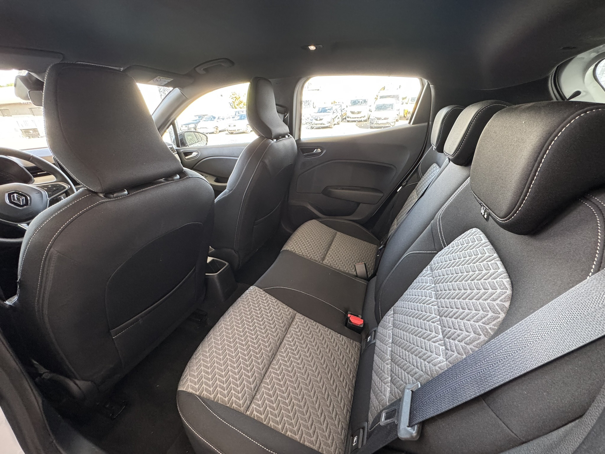 Place passager arrière gauche d'une Renault Clio 5 limited