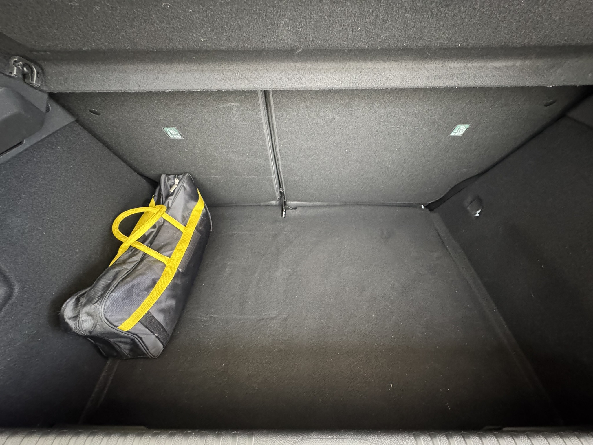 Intérieur coffre d'une Renault Clio 5 limited