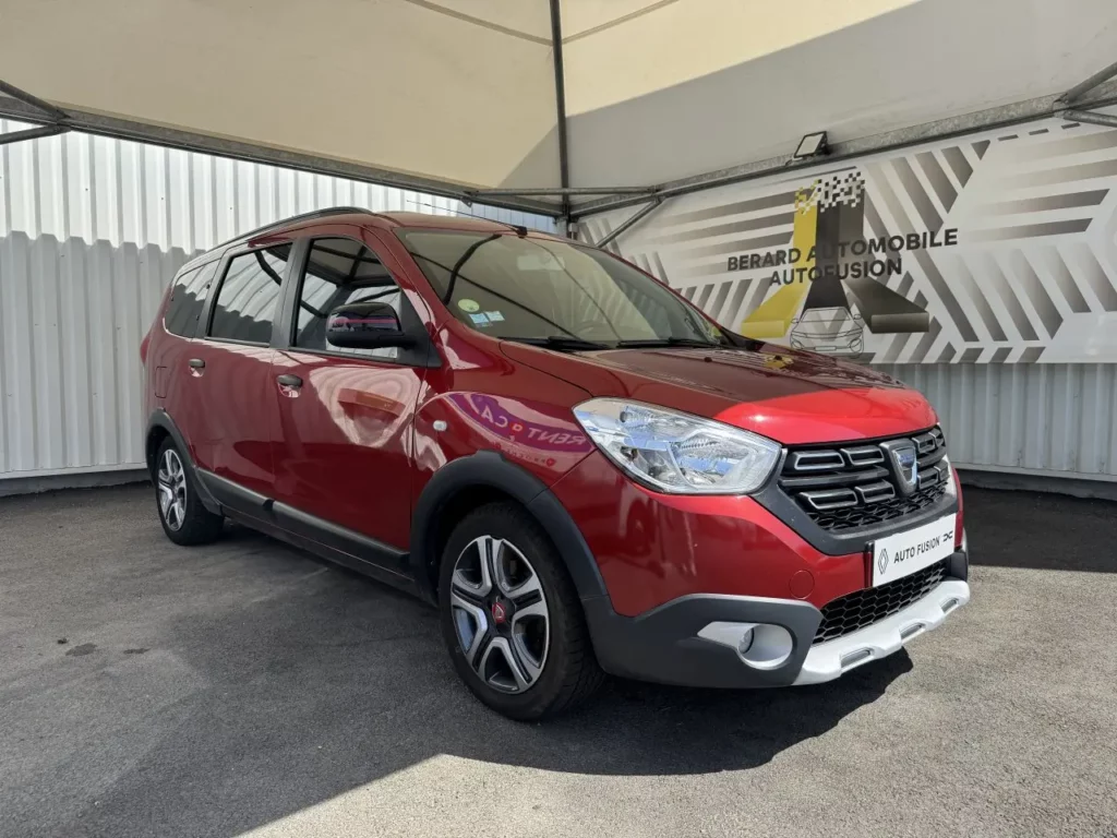Avant droit d'un Dacia Lodgy 2020