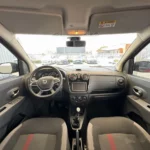 Tableau de bord de navigation d'un Dacia Lodgy 2020