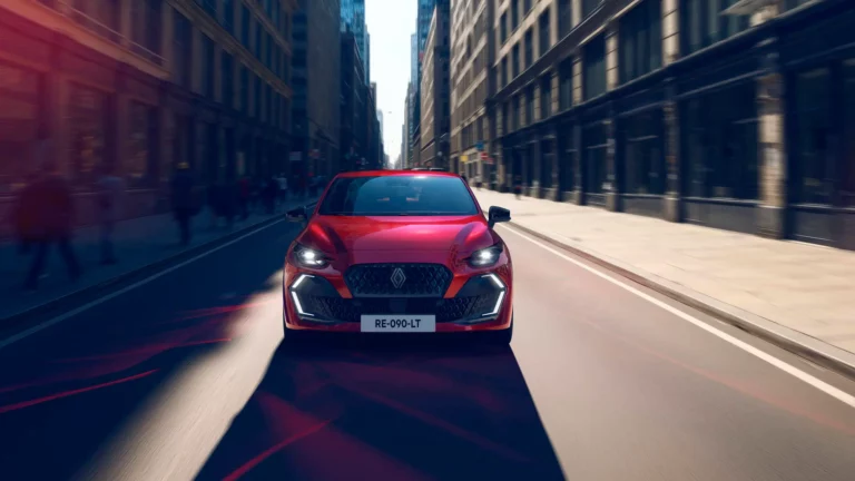 Renault Clio full hybrid E-Tech - Esprit Alpine - Rouge Absolu (3)