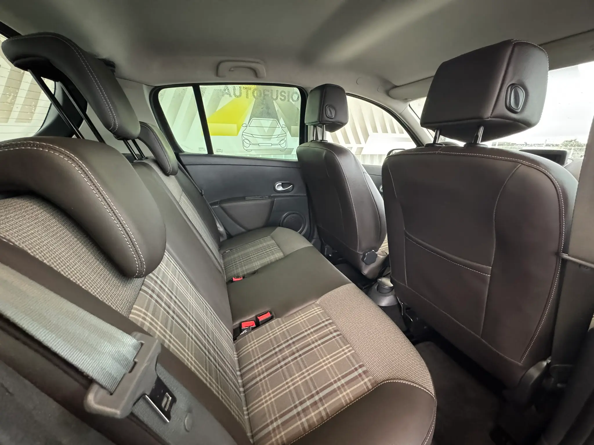 renault_clio_3_occasion_77_18