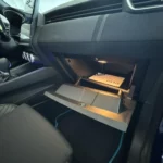 Boite à gants ouverte Renault Clio 5 Esprit Alpine E-Tech full hybrid