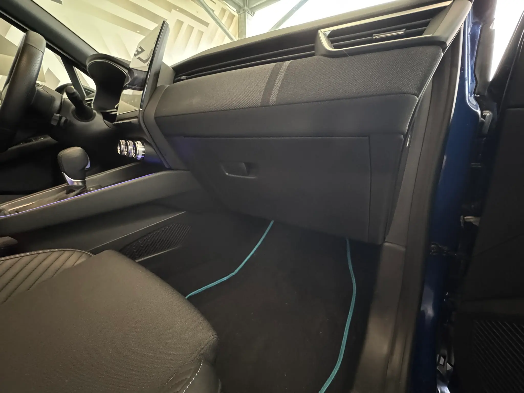 Boite à gants fermée Renault Clio 5 Esprit Alpine E-Tech full hybrid