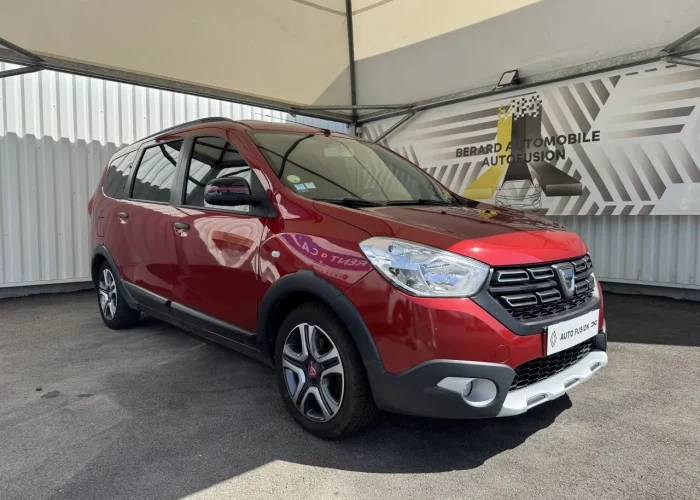 Avant droit d'un Dacia Lodgy 2020